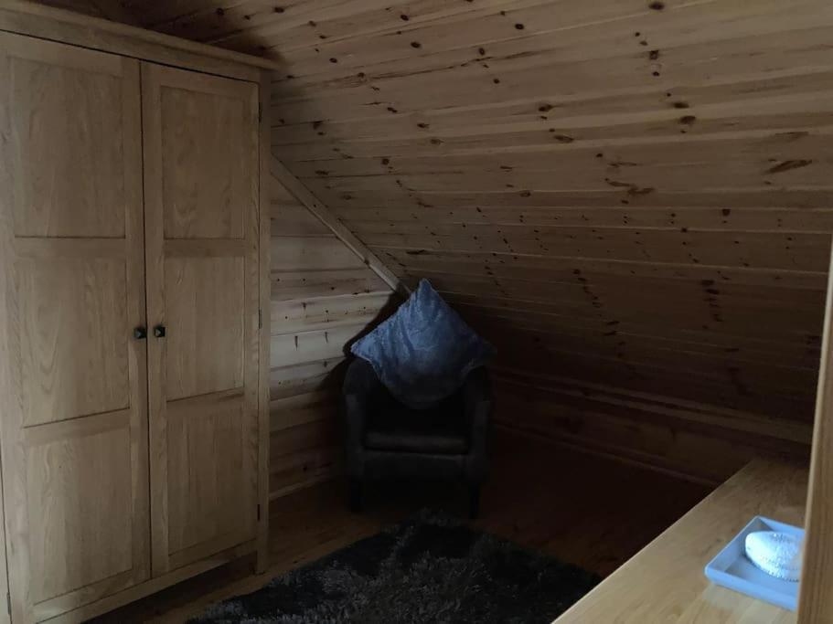 Red Squirrel Log Cabin With Hot Tub Keith Bagian luar foto
